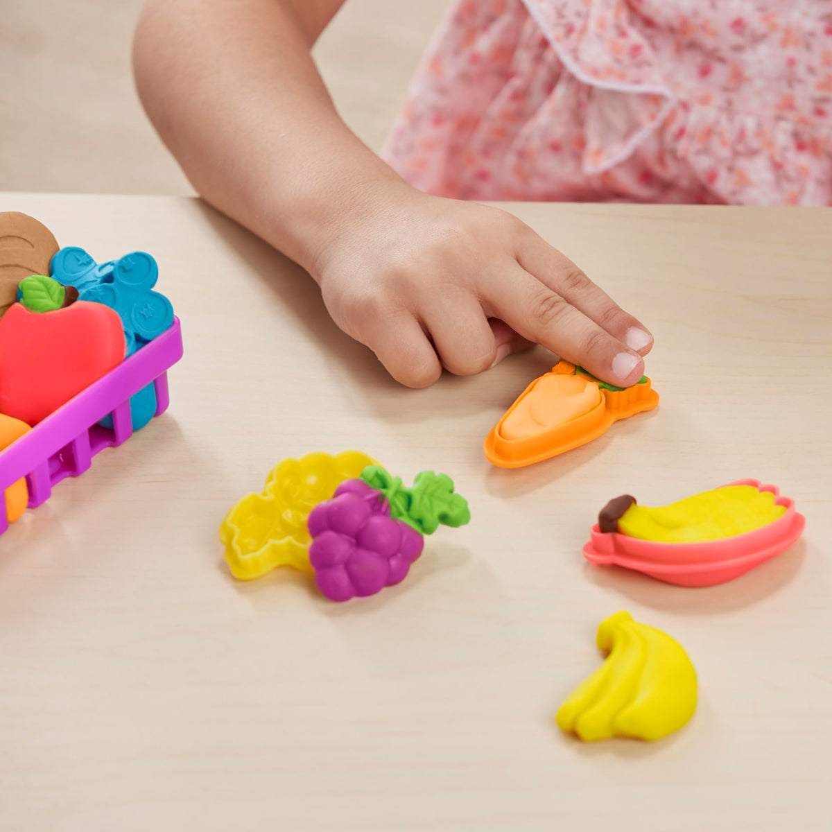 Play-Doh Farmer's Market Kitchen Playset, 28 Play Food Accessories & Tools, 11 Colors, Back to School Classroom Supplies, Preschool Toys, Ages 3+ (Amazon Exclusive)